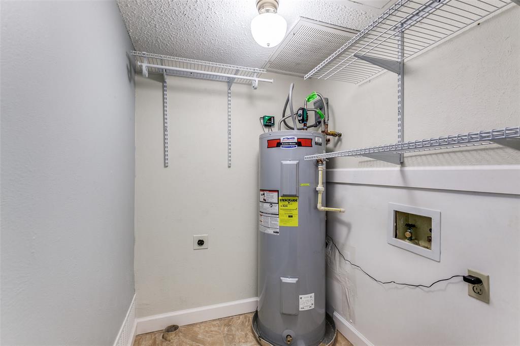 Richardson Crossing Condo - Residential