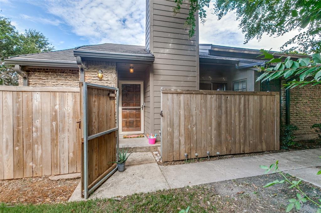 Richardson Crossing Condo - Residential