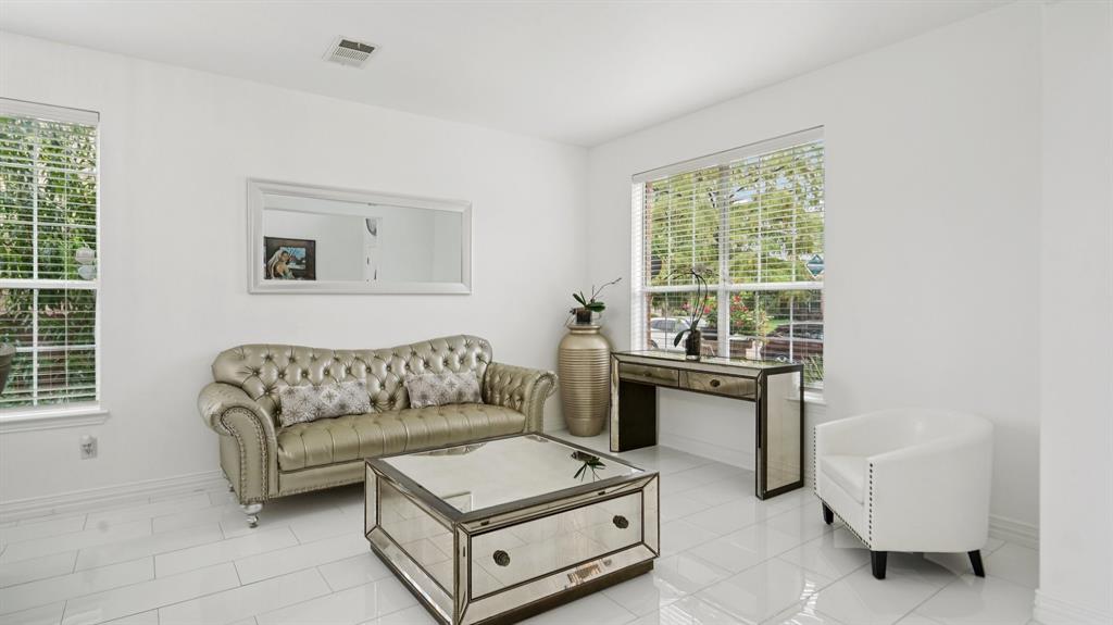 728 Catalpa Road