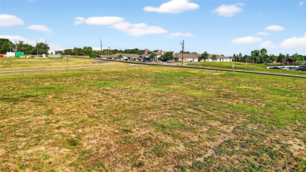 Gleckler Plaza - Land