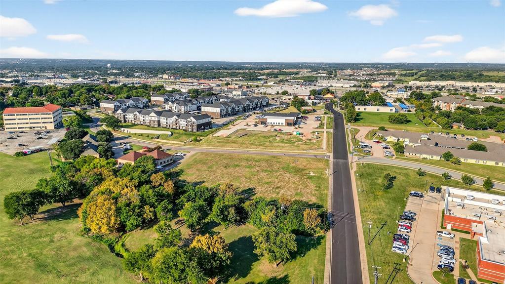 Gleckler Plaza - Land