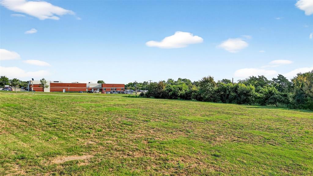 Gleckler Plaza - Land