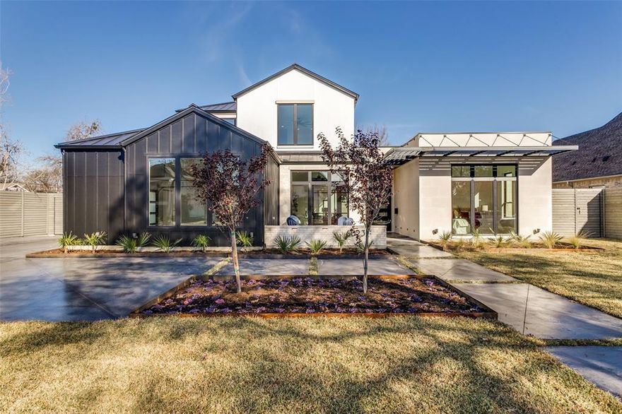 Stunning new Preston Hollow contemporary from acclaimed Keen Homes offers 5 bedrooms, 5.2 bath, media room, gym, home office, and an enormous, fully screened-in porch with fireplace and built-in heaters— all the spaces you need to live and entertain in the greatest luxury. Downstairs primary with its own laundry center. An elevator. No detail has been forgotten! Adorned with every custom touch you can imagine and all the finest materials and brands: Wolf, Sub-Zero, Miele, among them. A Western pocketing glass door system offers perfect views of the gorgeous Blue Lagoon pool and lovely grounds. At 7687 sq. feet, there is abundant room, but rift-cut white oak accents throughout create a warmth and intimacy that is sure to feel like home.