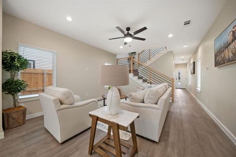 Tiny photo for 2526 Peabody Ave, Dallas, TX 75215 (MLS # 21198024)