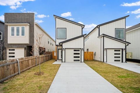 Tiny photo for 2526 Peabody Ave, Dallas, TX 75215 (MLS # 21198024)