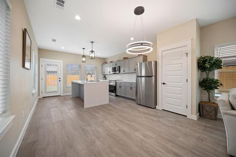 Tiny photo for 2526 Peabody Ave, Dallas, TX 75215 (MLS # 21198024)