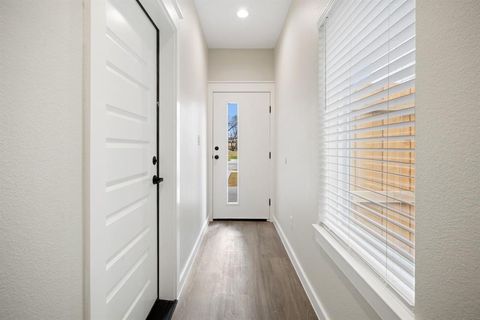 Tiny photo for 2526 Peabody Ave, Dallas, TX 75215 (MLS # 21198024)