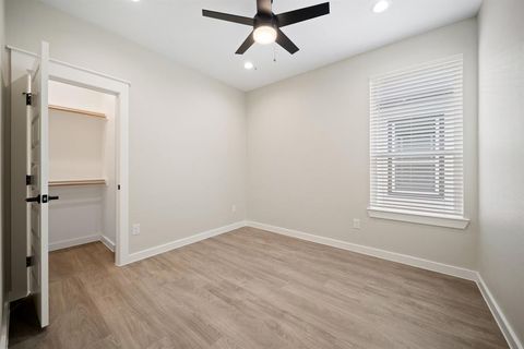 Tiny photo for 2526 Peabody Ave, Dallas, TX 75215 (MLS # 21198024)