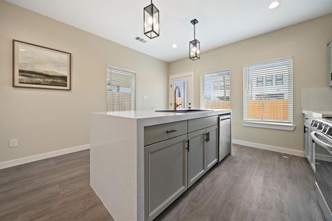 Tiny photo for 2526 Peabody Ave, Dallas, TX 75215 (MLS # 21198024)