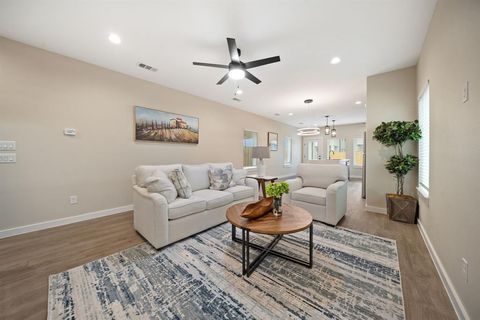 Tiny photo for 2526 Peabody Ave, Dallas, TX 75215 (MLS # 21198024)