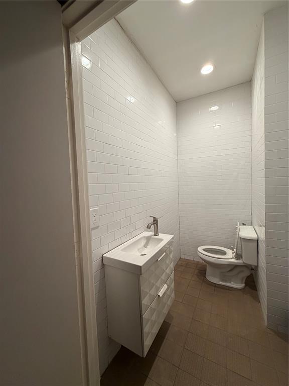 Elmtree Warehouse Condo - Commercial Sale