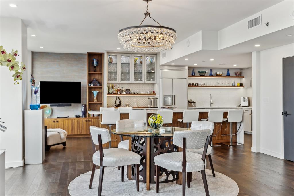 La Tour Condo - Residential