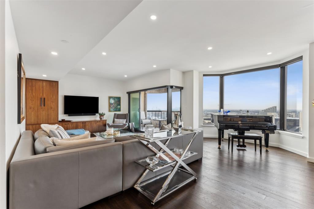 3030 Mckinney Avenue 2305