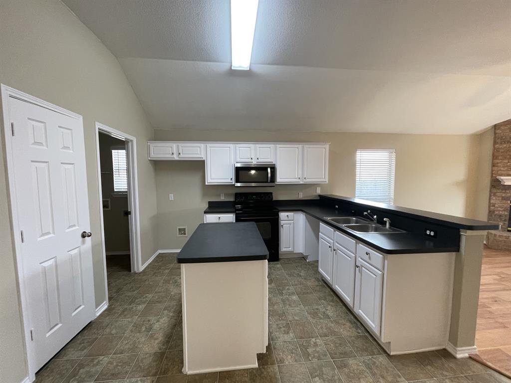 1304 Meadowbrook Lane