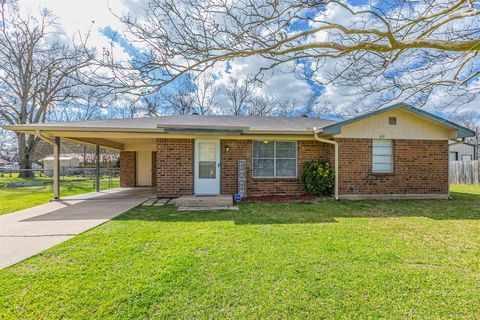 619 Dejay Street Fairfield TX 75840