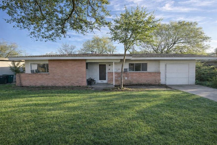 Investor Special, property being sold as-is. Bring your contractor, no blind offers.