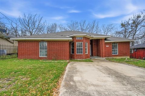 Photo of 201 West Lane, Quinlan, TX 75474 (MLS # 21194721)