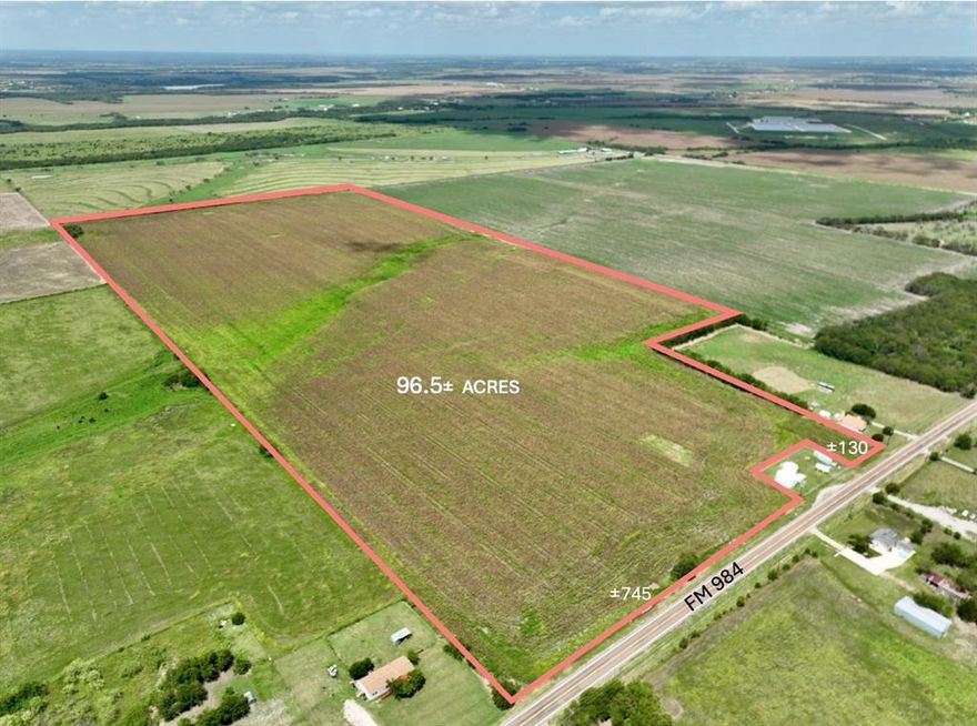96.5± acres of farm land with road frontage non FM 984, south of HWY 287. Water and electricity are available on-site. Seller to
consider subdividing into 20-30 acre tracts. Ag exempt. Bardwell water. No Zoning requirements and City Taxes. Owner financing is available for qualified buyers with a down payment. Crop lease in place with a farmer.