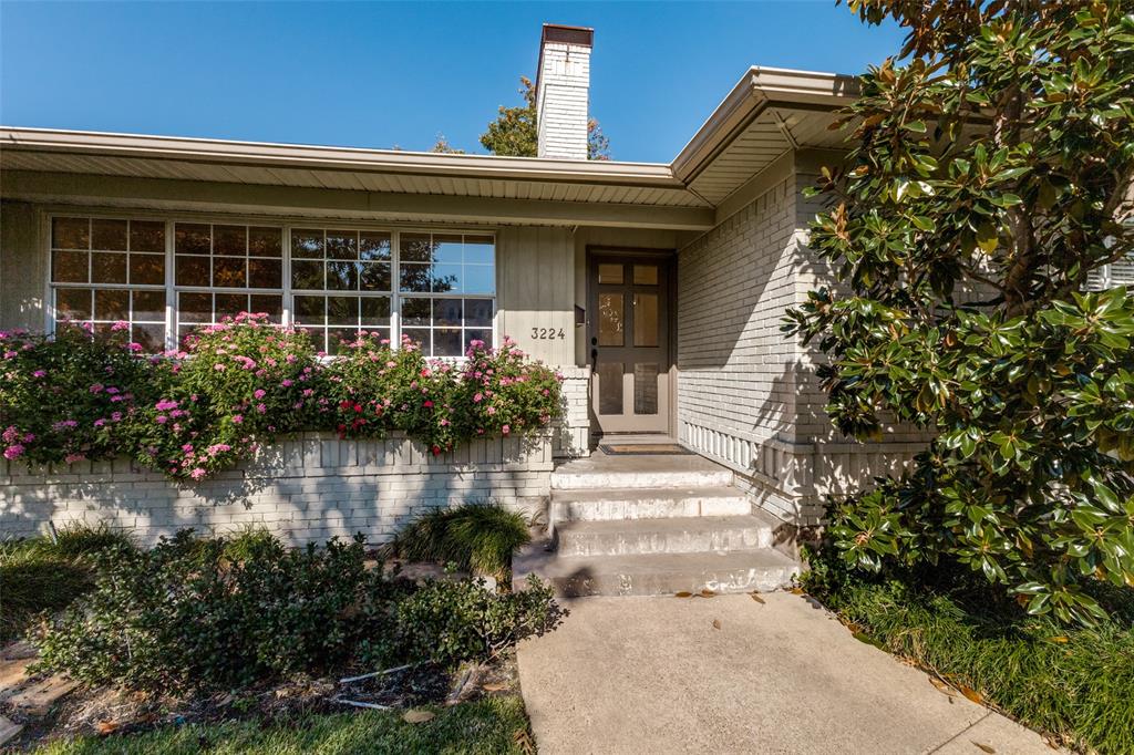 3224 Villanova Street