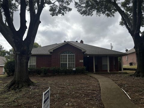 322 E Hillcroft Drive Duncanville TX 75137