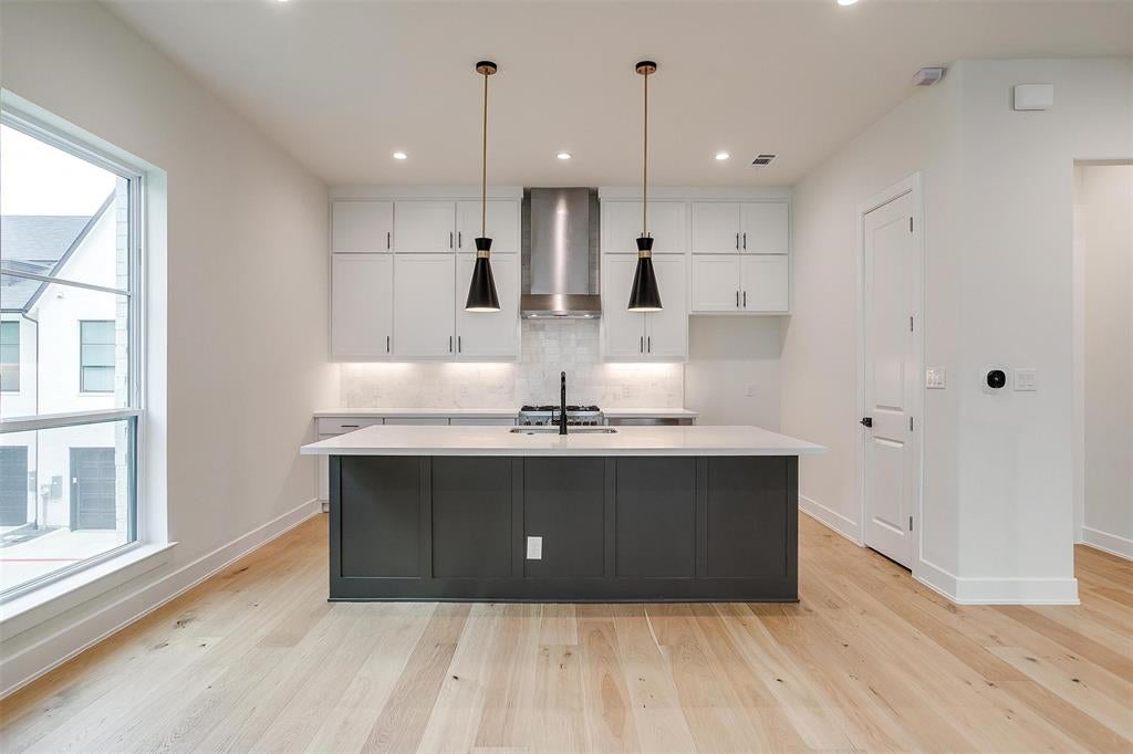 128 Garden Court E