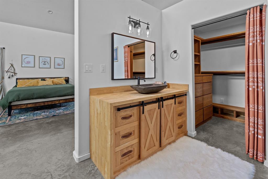 T & P Rr Co Surv Abs #1444 - Residential