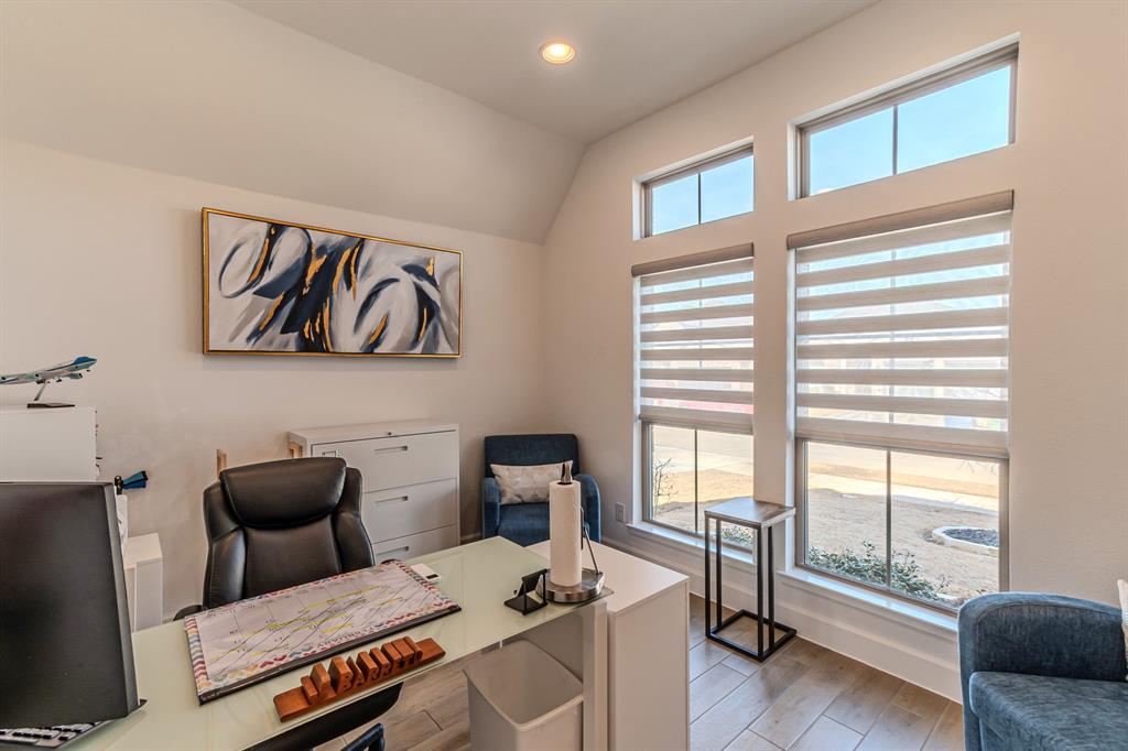 1292 Valerian Avenue