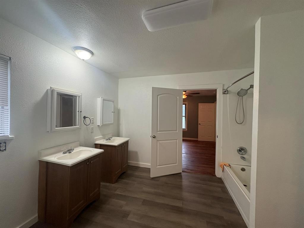 J Ellison Surv - Residential Lease