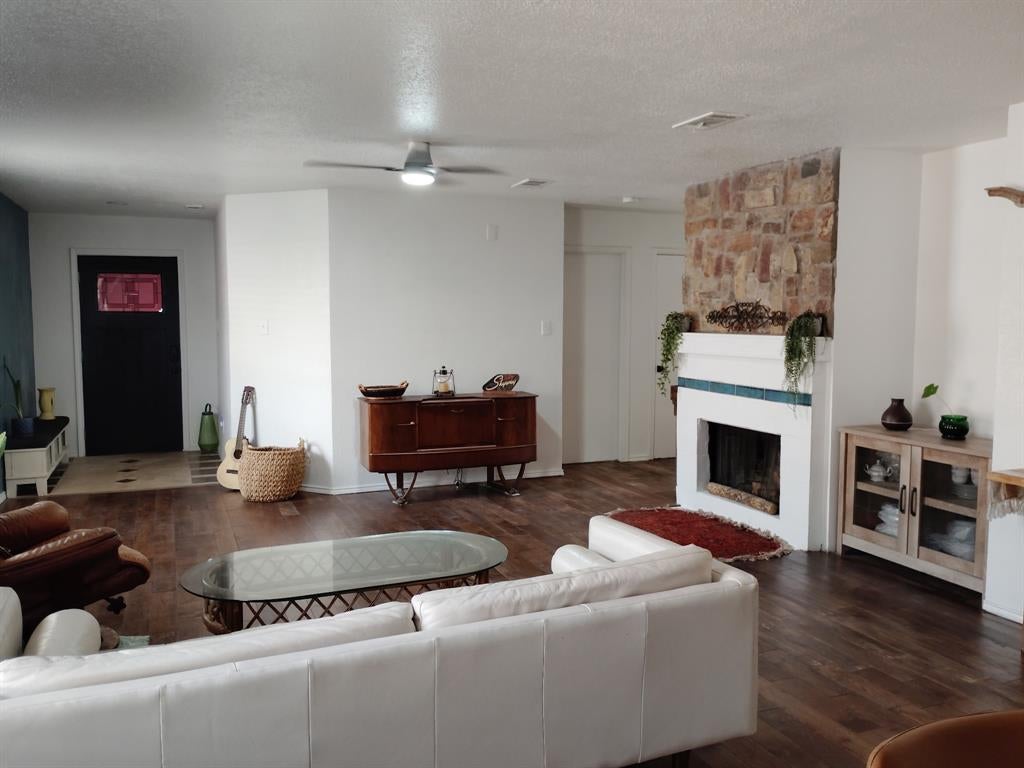 5213 Prestwick Drive