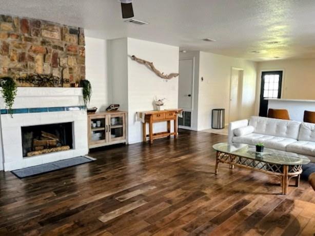 5213 Prestwick Drive