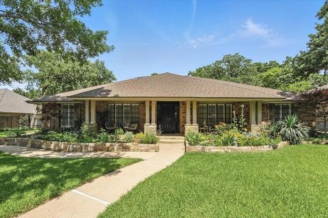 4915 Cross Creek Court Arlington TX 76017