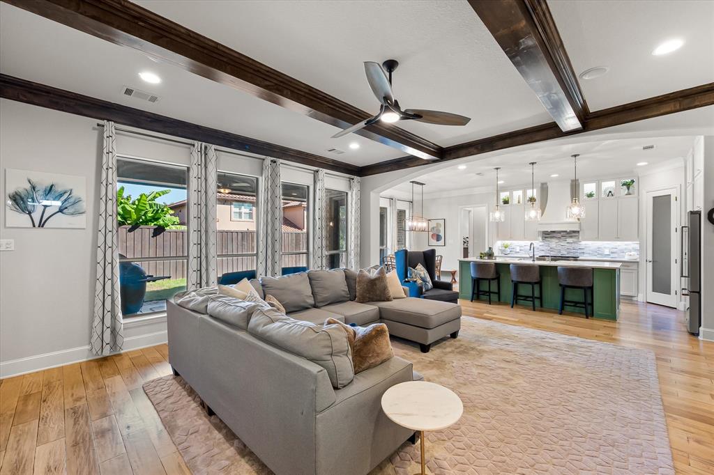 3301 Vista Lake Circle