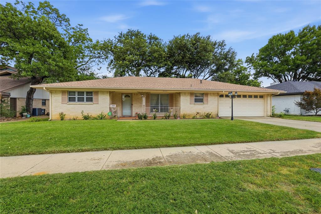 809 Donna Drive