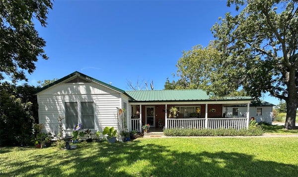 1001 NW HIGHWAY 36, COMANCHE, TX 76442 - Image c4ffaafa5283767af458602b7ef092b7/631901811