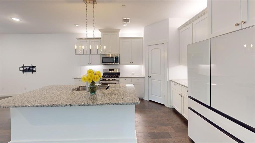 Apples Crossing - Residential Lease