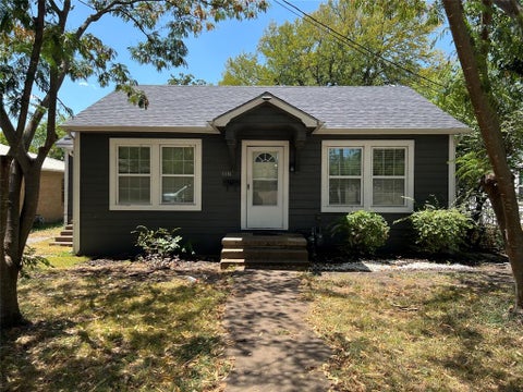 Photo of 118 N Mckown Avenue, Sherman, TX 75092 (MLS # 21355967)