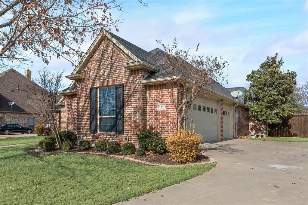 103 Bogey Court