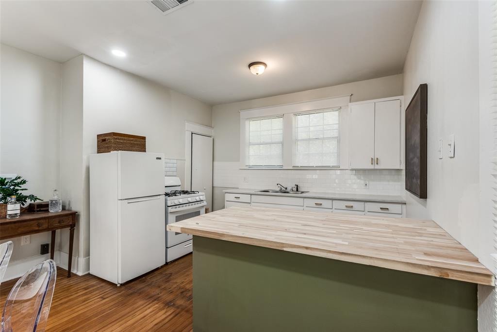 Dallas Land & Loan 03 - Residential