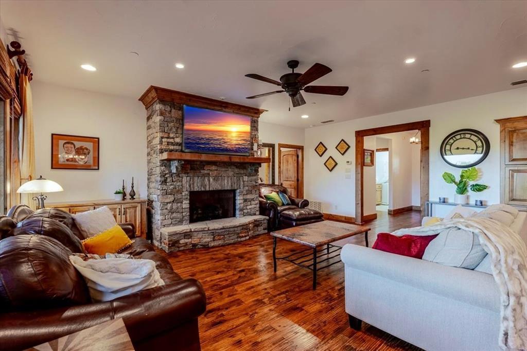1633 Scenic Drive 102