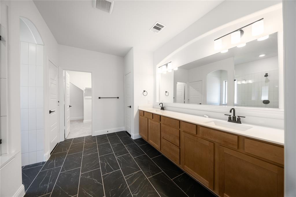 Valencia on the Lake - Residential