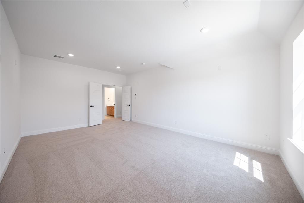 Valencia on the Lake - Residential