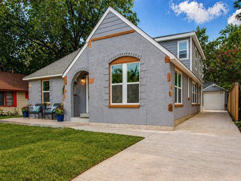 Photo of 926 S Waverly Drive, Dallas, TX 75208 (MLS # 21254470)