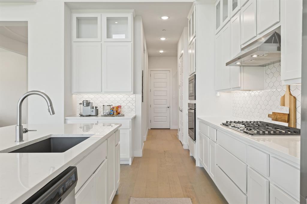 Lakeview Downs - Residential Lease