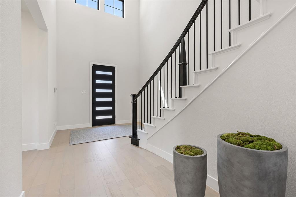 Lakeview Downs - Residential Lease