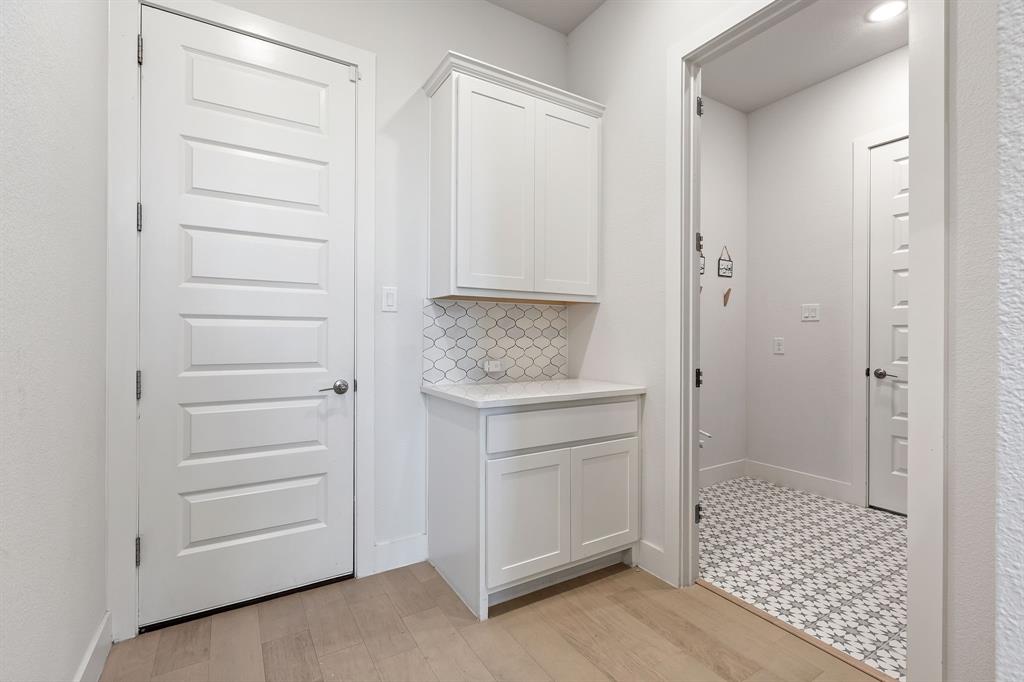 Lakeview Downs - Residential Lease