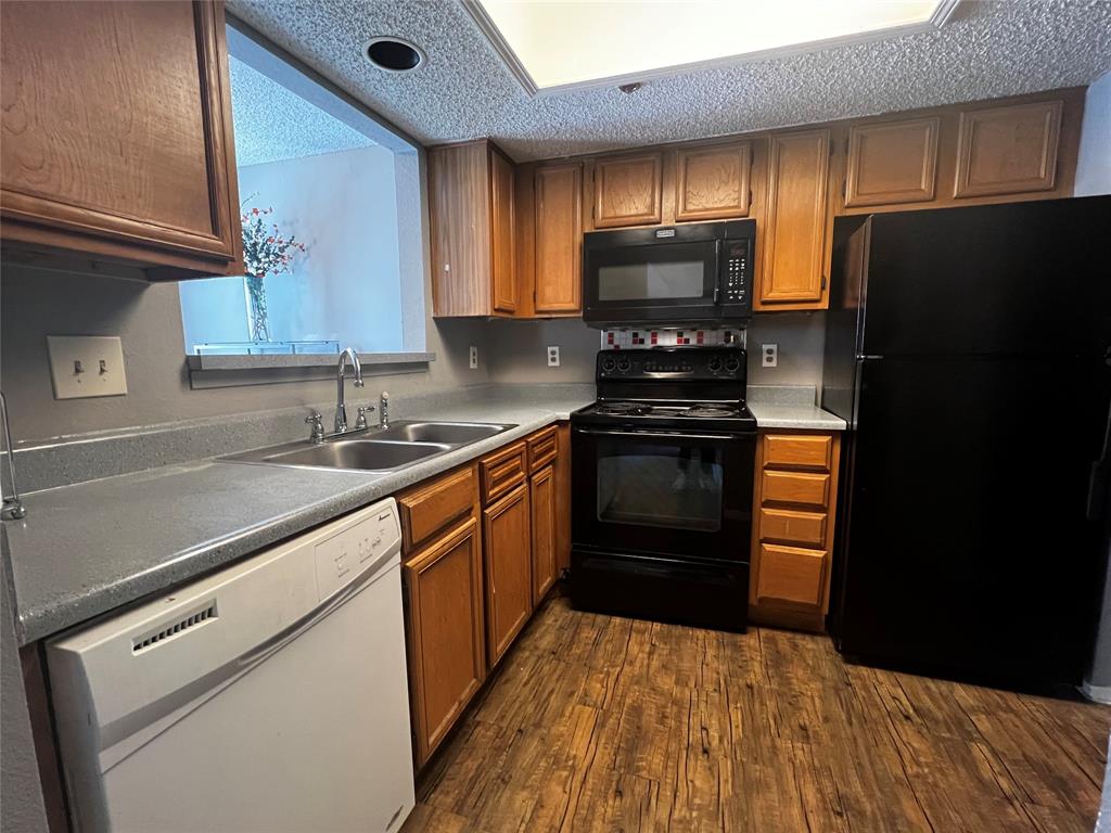 Crossroads gardens Condos - Commercial Sale