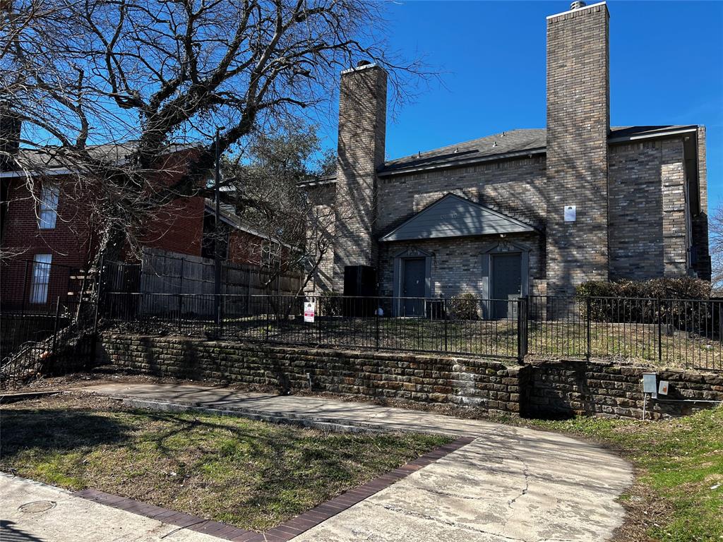 Crossroads gardens Condos - Commercial Sale