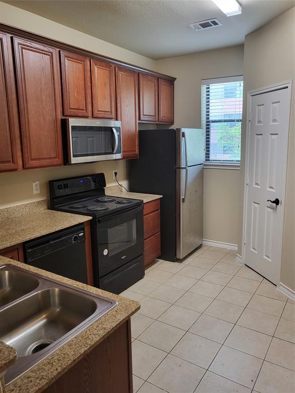 South Center Street Twnhms - Residential Lease