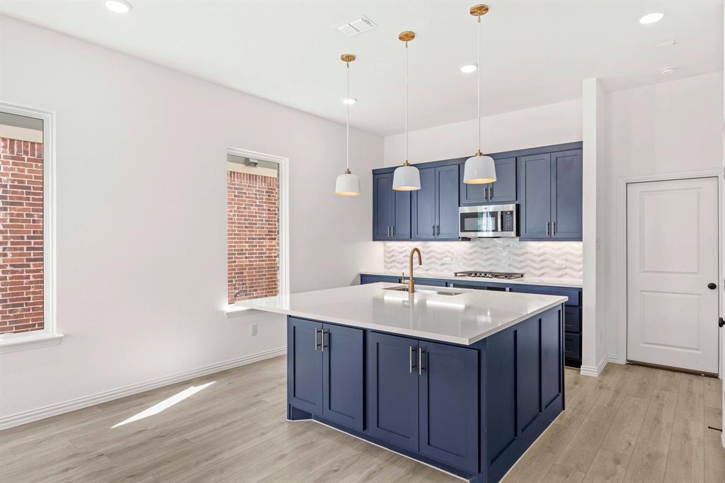 1126 Bexar Lane