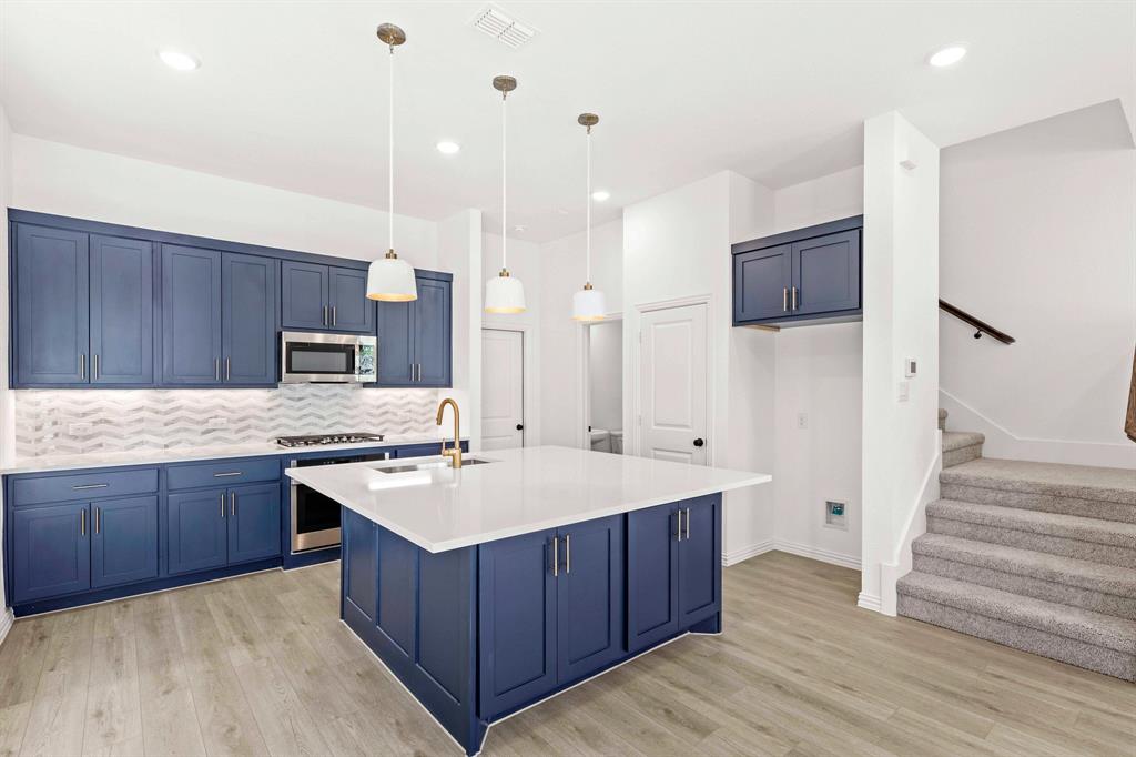 1126 Bexar Lane